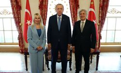 Cumhurbaşkanı Erdoğan Dolmabahçe Sarayın'da Özkan ailesini kabul etti.