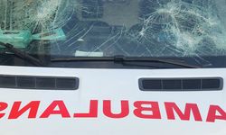 Ambulansa kürekle saldırı; hamile sağlık çalışanı cam parçaları ile yaralandı