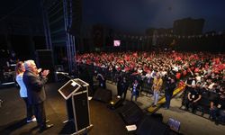 Bursa'da '19 Mayıs' coşkusunda 'Ceza' konseri