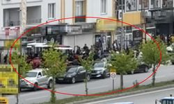Diyarbakır’da iki esnaf  ve aileleri arasında tekme ve yumruklu kavga kamerada