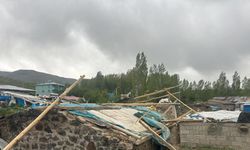 Erzurum'da hortum; seralar zarar gördü, çatılar uçtu (2)