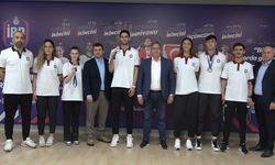 İBB Spor Kulübü’nün madalyalı tekvandocuları basınla buluştu
