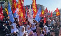 İstanbul- Esenyurt'ta Demirtaş'ın hapis cezasına tepki gösteren grup eylem yaptı