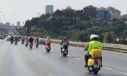 İstanbul- Kadıköy'de toplanan 50 motosikletli 19 Mayıs'ı kutlamak için yola çıktı