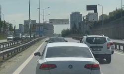 İstanbul - Üsküdar’da şeritleri kapatan düğün konvoyu trafiği yavaşlattı