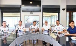 Beşiktaş'ta teknik direktör Giovanni van Bronckhorst görevine başladı
