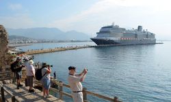 Antalya'da  kruvaziyer turist bereketi! 4 aylık yolcu sayısından fazla