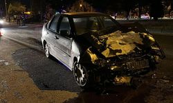 Kütahya'da 2 otomobil çarpıştı: 1 ölü, 4 yaralı