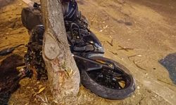 Mersin'de ağaca çarpan motosikletin sürücüsü öldü