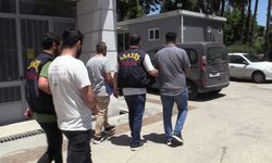 Mersin'de yedieminden çaldıkları araçları Adana'ya götürürken yakalandılar