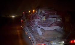 Osmaniye’de lastiği patlayan otomobil karşı şeride geçip başka bir otomobille çarpıştı: 5 yaralı