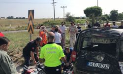 Samsun'da kamyon ile otomobil çarpıştı: 1'i ağır, 3 yaralı