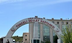 Tunceli'de İlçe Milli Eğitim Müdürü'nün kullandığı kamyonet, YKS dönüşü şarampole yuvarlandı: 4 yaralı