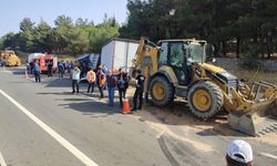 Edirne'de kamyonet, traktör römorkuna çarptı: 3 ölü, 1 yaralı