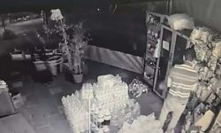 MANİSA'da marketin önündeki hırsızlık kamerada (VİDEO EKLENDİ)