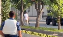 MERSİN Polis merkezi önünde rastgele ateş etti, bacağından vurularak etkisiz hale getirildi (VİDEO EKLENDİ)