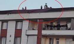Siirt’te 7 katlı binanın çatısında tehlikeli fotoğraf çekimi