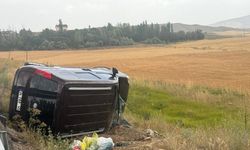 Sivas'ta hafif ticari araç devrildi: 2'si çocuk, 6 yaralı