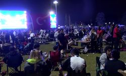 Türkiye - Hollanda maçı Ankara'nın çeşitli semtlerinde dev ekrandan izlendi