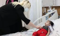 Prof. Dr. Özlenen Özkan'dan depremzede çocuklarına ziyaret