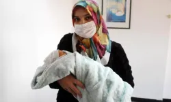 Deprem felaketinin ardından Antalya'ya geldi! İkinci bebeğini dünyaya getirdi