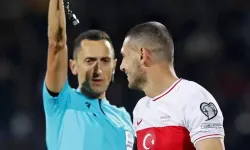 Türkiye maçının hakemine sosyal medyada büyük tepki! Penaltıları vermedi, sarı kart çıkardı