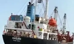 Kereste taşıyan gemi Antalya Körfezi'nde tehlike atlattı