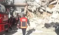 Son Dakika: Malatya'da ağır hasarlı bir bina çöktü