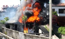 Antalya'nın ilk Türk mahallesinde ev yangındı