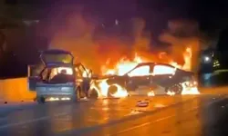 Antalya- Isparta karayolunda korkunç kaza! Çarpışan otomobiller yandı