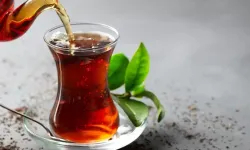Harareti alır denilerek içiliyor! Sahurda çay içmek zararlı mı?