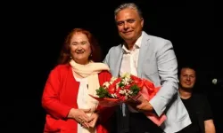 Muratpaşa'da Aşık Mahzuni Şerif, Sabahat Akkiraz konseriyle anıldı