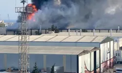 Antalya'da tekne üretim fabrikasında yangın!