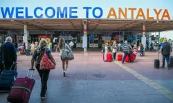 Antalya turizminde bir rekor daha kırıldı: Bir günde 86 bin yolcu girişi