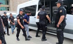 Antalya'da 19 ilçede eş zamanlı operasyon! 60 kişiyi yakaladı