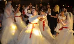 Antalya'da down sendromlu bireylerin düğün sevinci