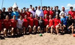 Hentbol şampiyonası için Konyaaltı Plajı'na 1500 ton özel kum