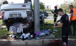 Antalya'da korkutan kaza! Manevra yapan otomobil takla attı