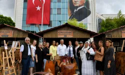 Kursiyerlerin el emeği sergisi Atatürk Kent Meydanı'nda açıldı
