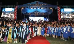 Akdeniz Üniversitesi'nde mezuniyet heyecanı! 11 bin 833 öğrenci mezun oldu