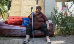 Evinden tahliye edildi! 66 yaşındaki engelli kadın sokakta kalıyor