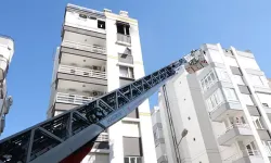 Antalya'da 7 katlı apartmanda yangın