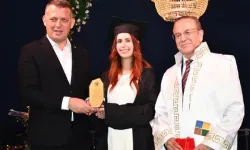 Alanya Üniversitesi'nde mezuniyet sevinci yaşadı! Rektör Prof. Dr. Mesut Güner'den duygusal konuşma