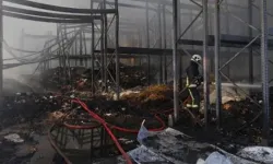 Antalya'da gıda fabrikasında korkutan yangın: Kullanılamaz hale geldi