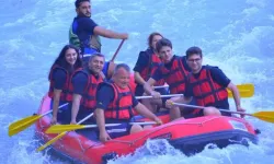 Antalya Valisi Hulusi Şahin'den rafting keyfi
