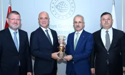 Antalya iş dünyasının Ankara çıkarması! Ulaştırma ve Altyapı Bakanı Abdulkadir Uraloğlu'nu ziyaret ettiler