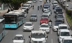 Antalya'da trafikten kaçan motosiklet yöneldi
