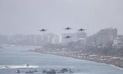 Antalya'da F-16'lardan 100'üncü yılda gövde gösterisi
