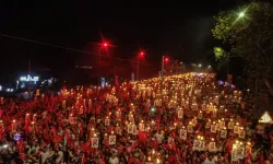Antalya'da Cumhuriyet’in 100’üncü yılına yakışır fener alayı 