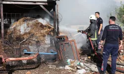 Antalya'da kaynak kıvılcımı saman balyalarını yaktı